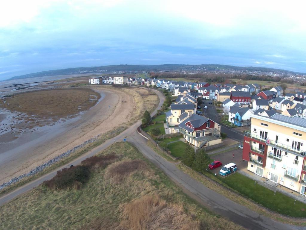 Coastal Apartment With Beach On Your Doorstep! Лланелли Экстерьер фото