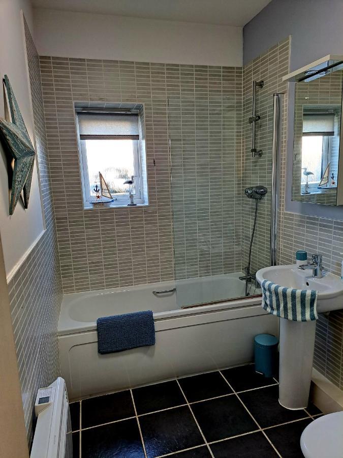 Coastal Apartment With Beach On Your Doorstep! Лланелли Экстерьер фото