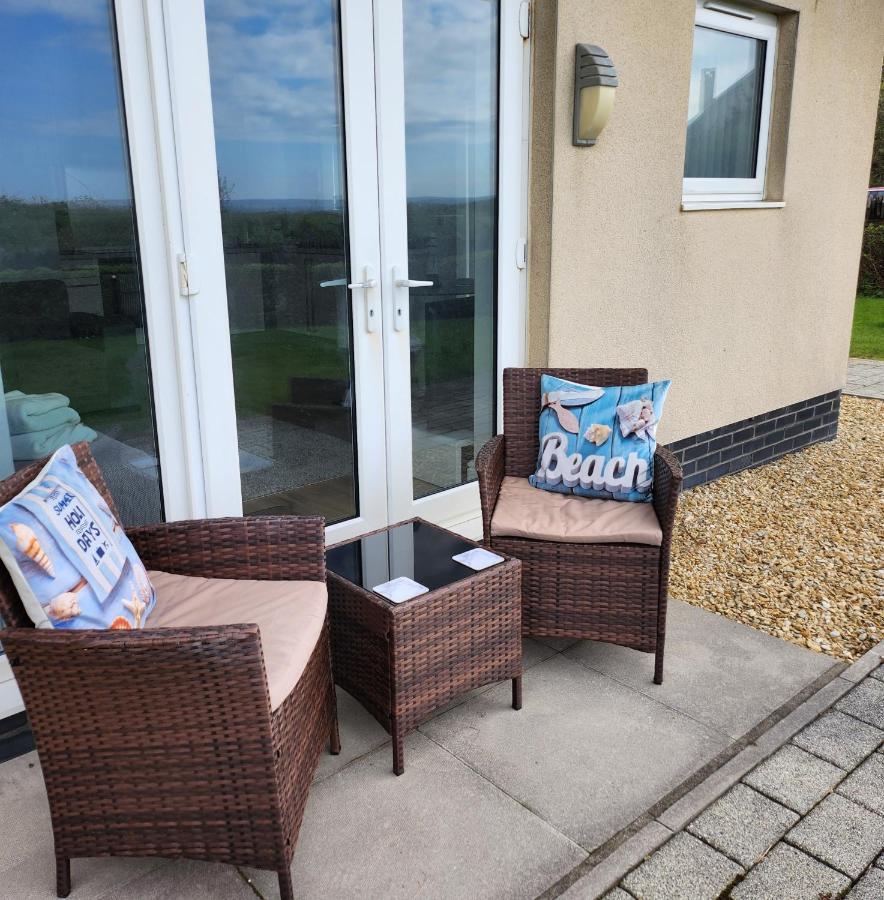 Coastal Apartment With Beach On Your Doorstep! Лланелли Экстерьер фото