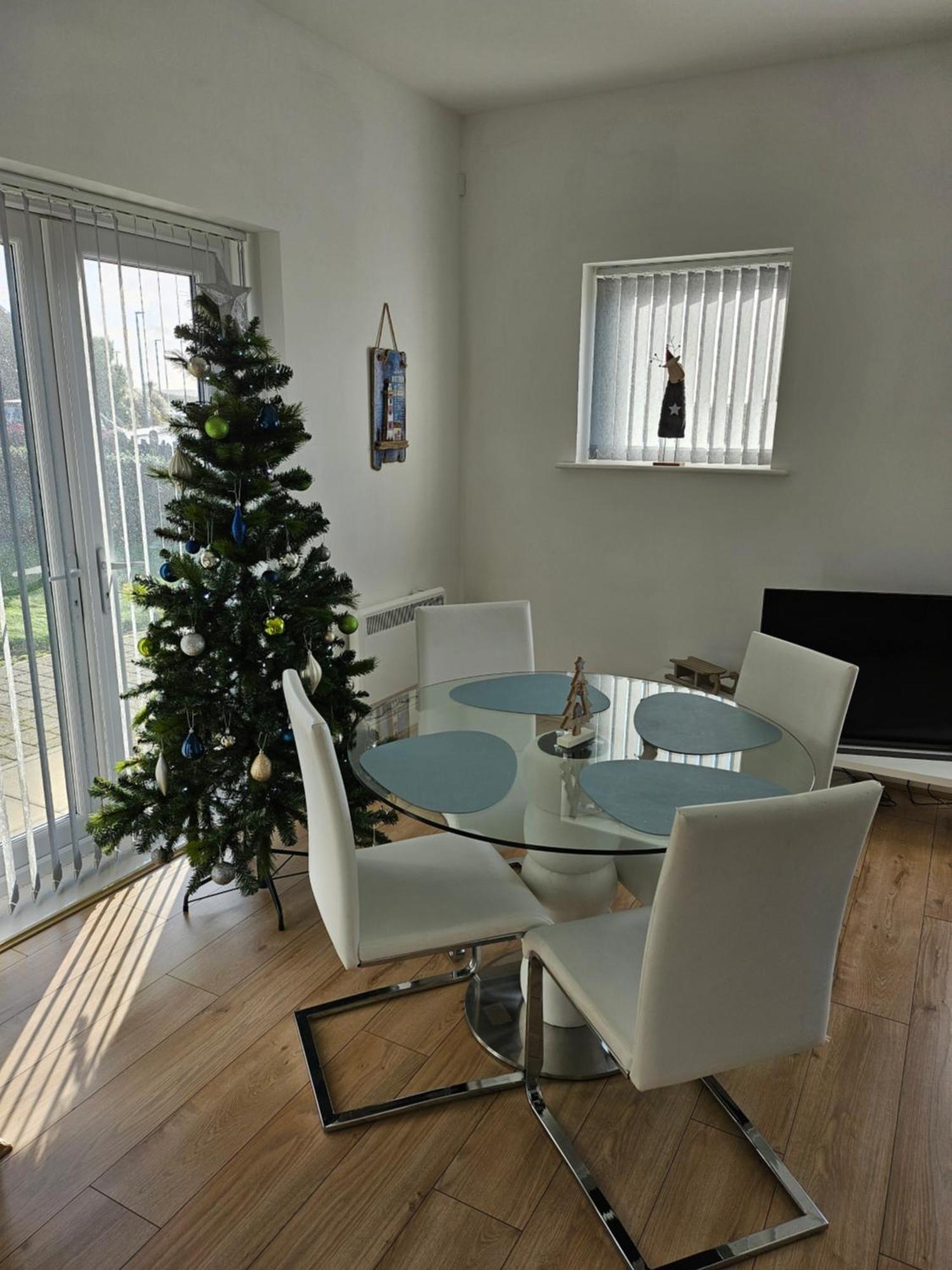 Coastal Apartment With Beach On Your Doorstep! Лланелли Экстерьер фото